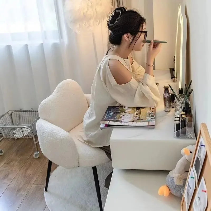 Nordic Makeup Chair Girls Bedroom Simple Backrest Chair Modern Light Luxury Dresser Stool Special High-End Manicure Chairs