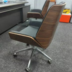 Luxury Leather Office Chair with Solid Wood Accent，Modern Swivel Executive Chair for Home Office Conference Room
