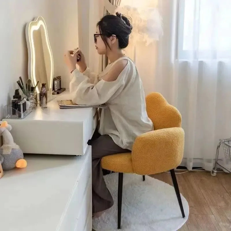 Nordic Makeup Chair Girls Bedroom Simple Backrest Chair Modern Light Luxury Dresser Stool Special High-End Manicure Chairs