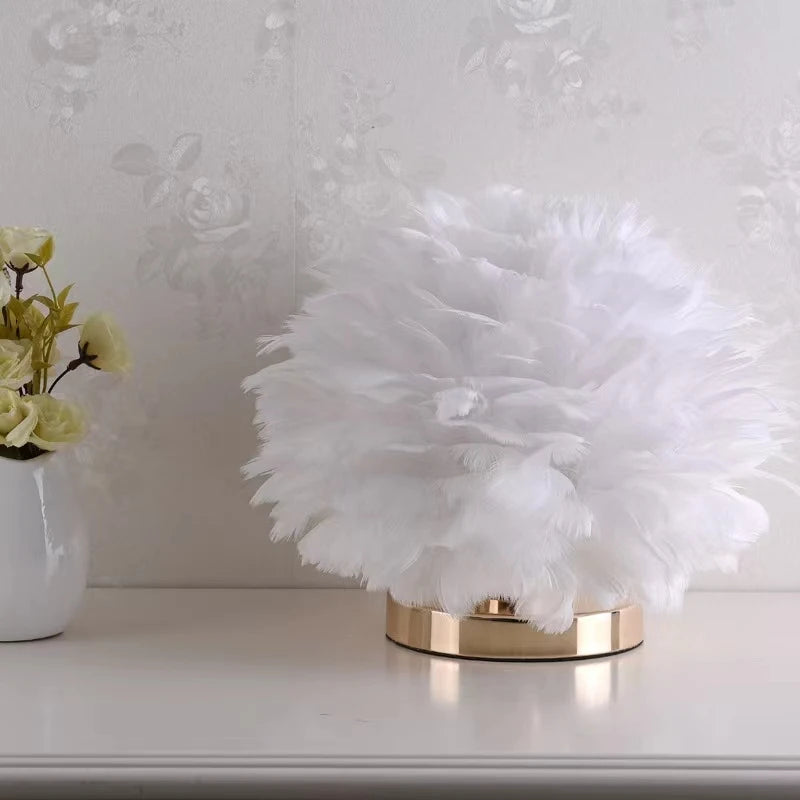 Feather Table Lamp Bedside Lamp Creative Feather Lampshade Home Living Room Bedroom Party Wedding Romantic Decoration