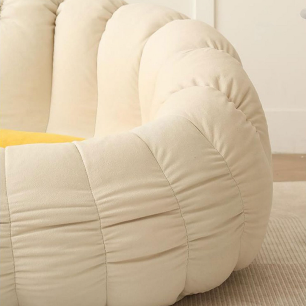Detailed fleece texture of the flower-shaped bean bag