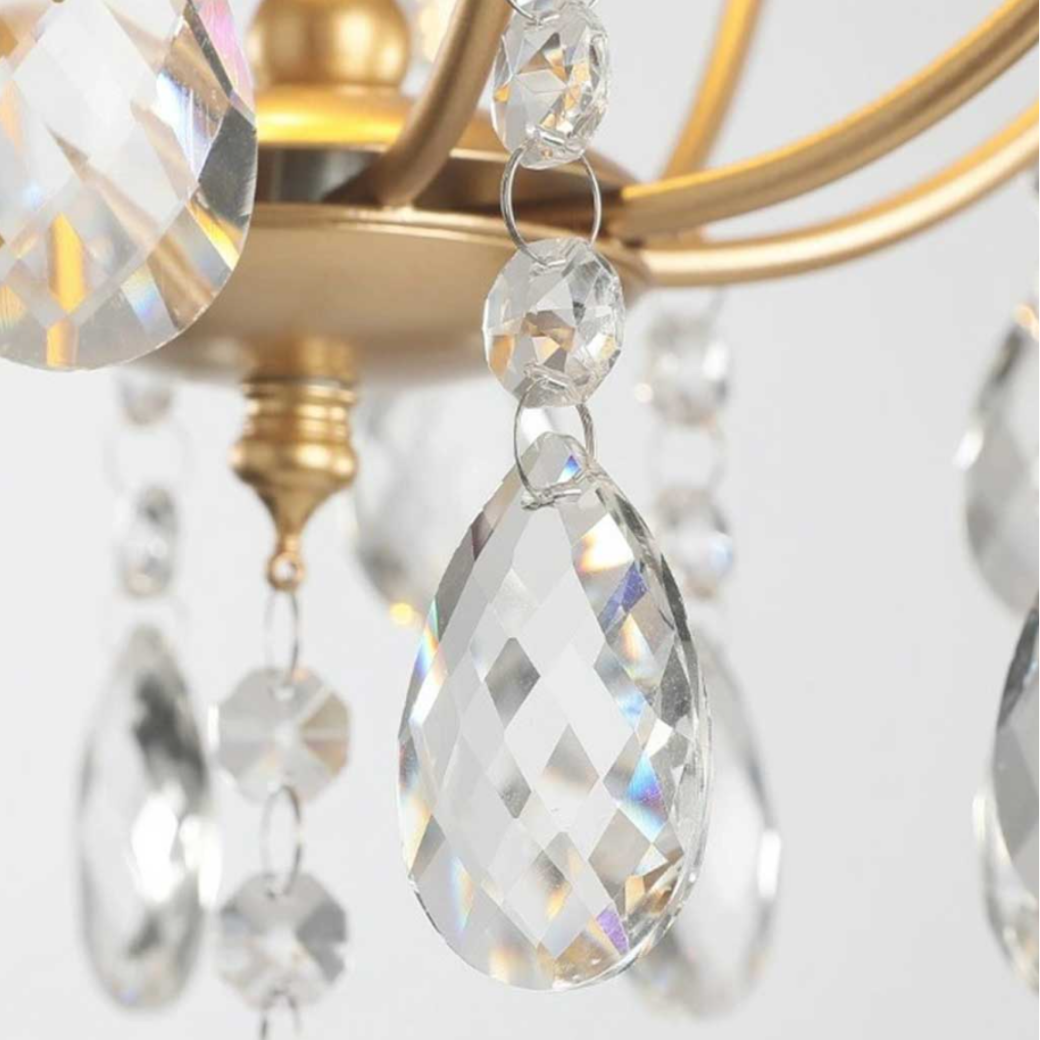 Close-up of the transparent glass shade