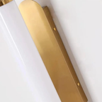 Close-up of the curved arm